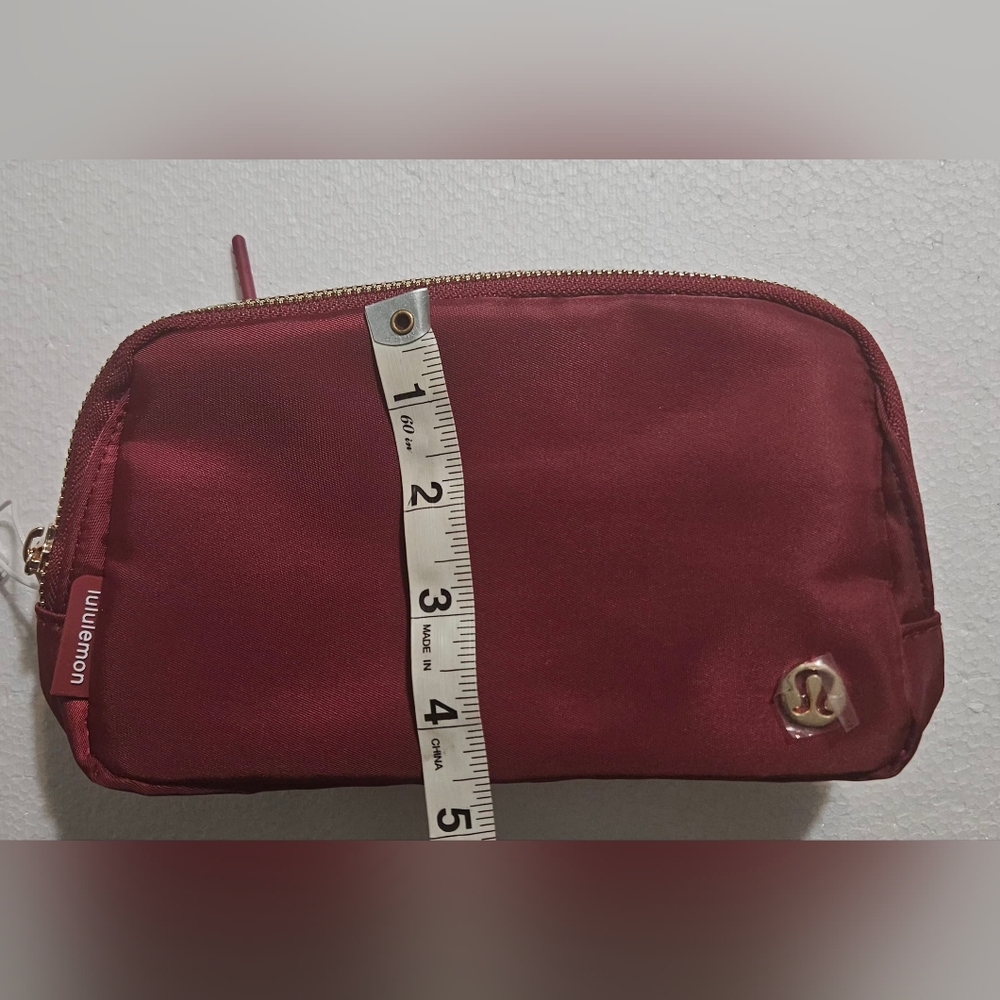 💙💛lululemon‎ Everywhere Belt Bag 1L🩷🩵 - Picture 6 of 6